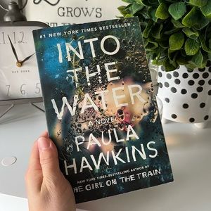 ✨3 for 15/ Into the Water - Paula Hawkins Paperback